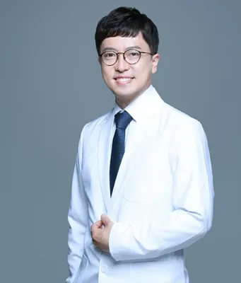 홍범한의원 사진 1 (업체가 네이버 플레이스에 올린 사진)
