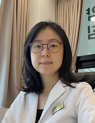 윤한의원 사진 1 (업체가 네이버 플레이스에 올린 사진)