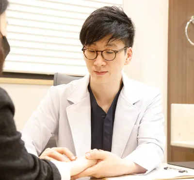 유니한의원 사진 1 (업체가 네이버 플레이스에 올린 사진)