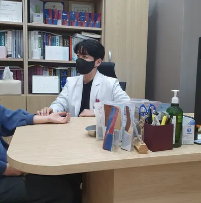 생생한의원 사진 3 (업체가 네이버 플레이스에 올린 사진)